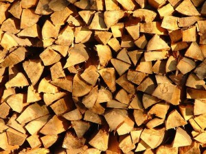 Holz vor der Hütt'n