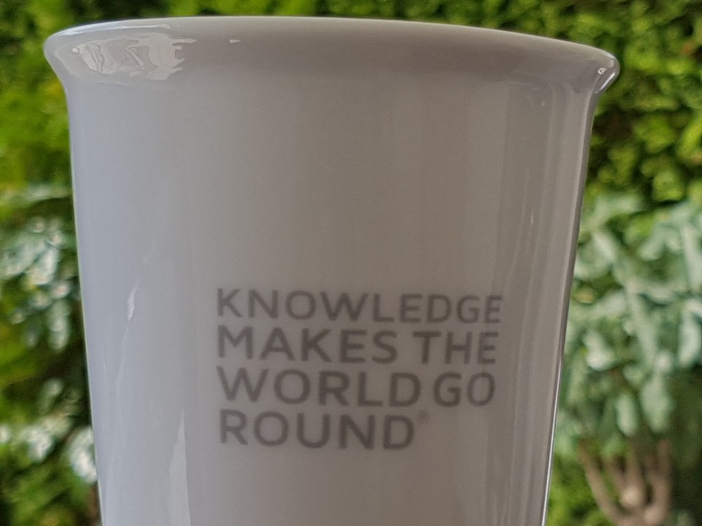 knowledge-keramiktasse